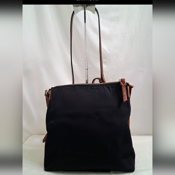 Dooney & Bourke Black Nylon Tan Straps Double Zip Crossbody Bag W Free Pouch - Picture 2 of 12